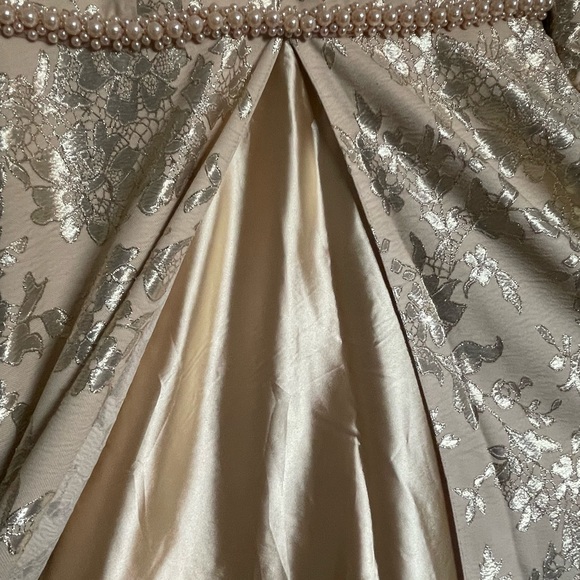 New Powder Bridal Dress- fully lined - Picture 6 of 12